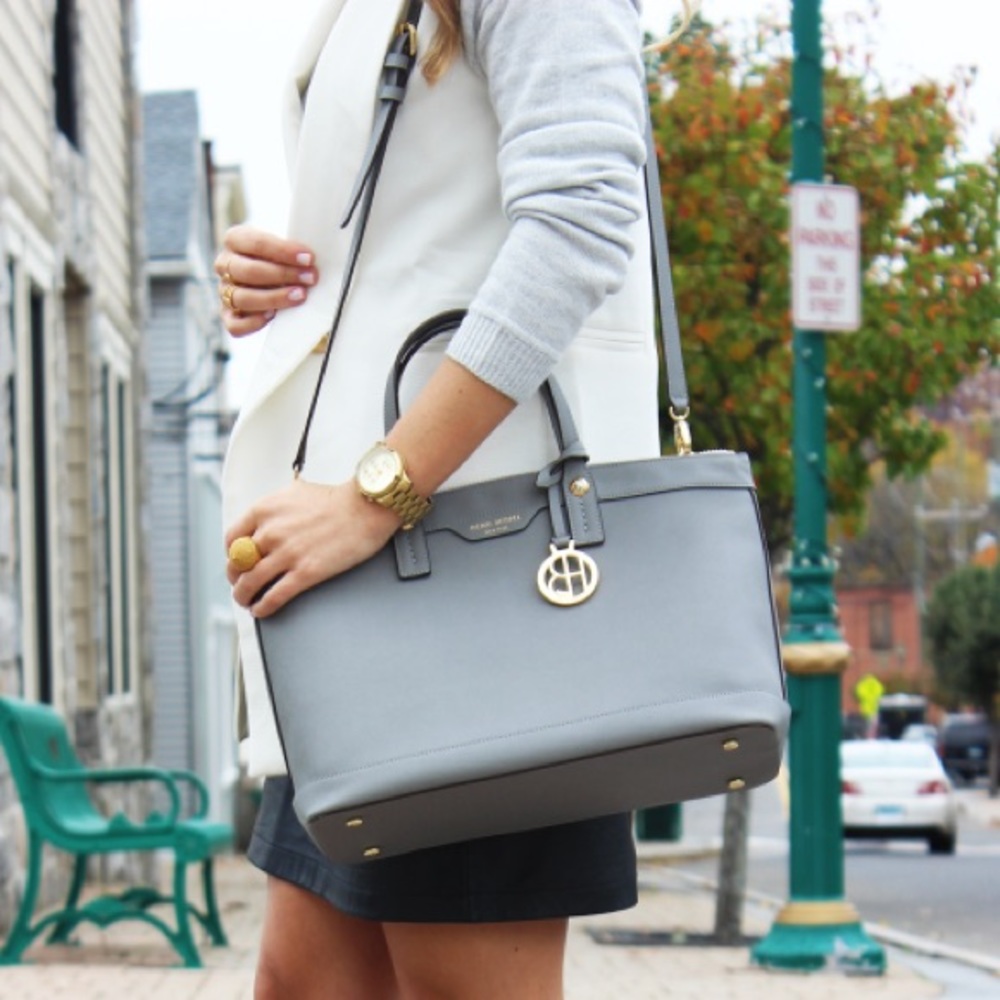 COLLECTIBLE! Henri Bendel West 57th crossbody bag - Picture 2 of 8